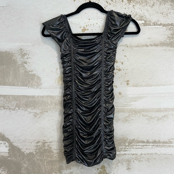 Cheryls Kids shiny pewter off shoulder girls Dress size medium